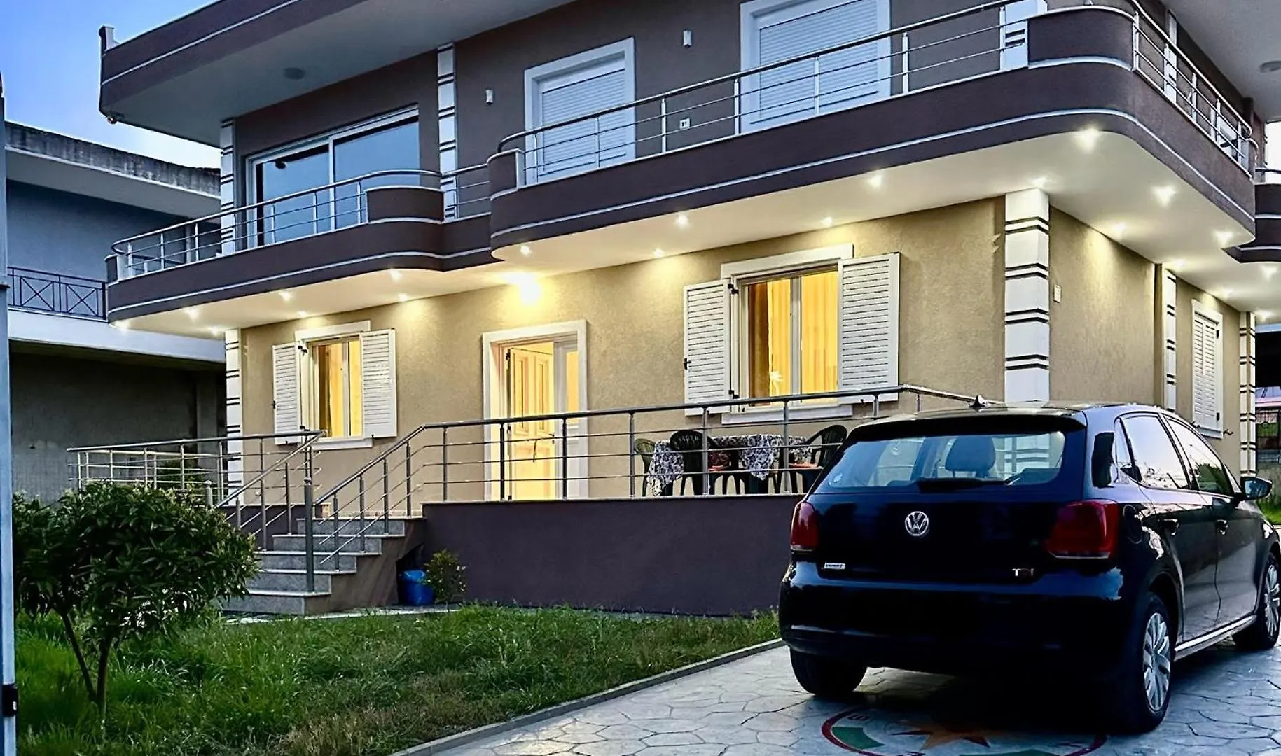 Villa Leandro Fier